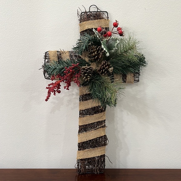 Cross Wreath - Picture 1 of 9